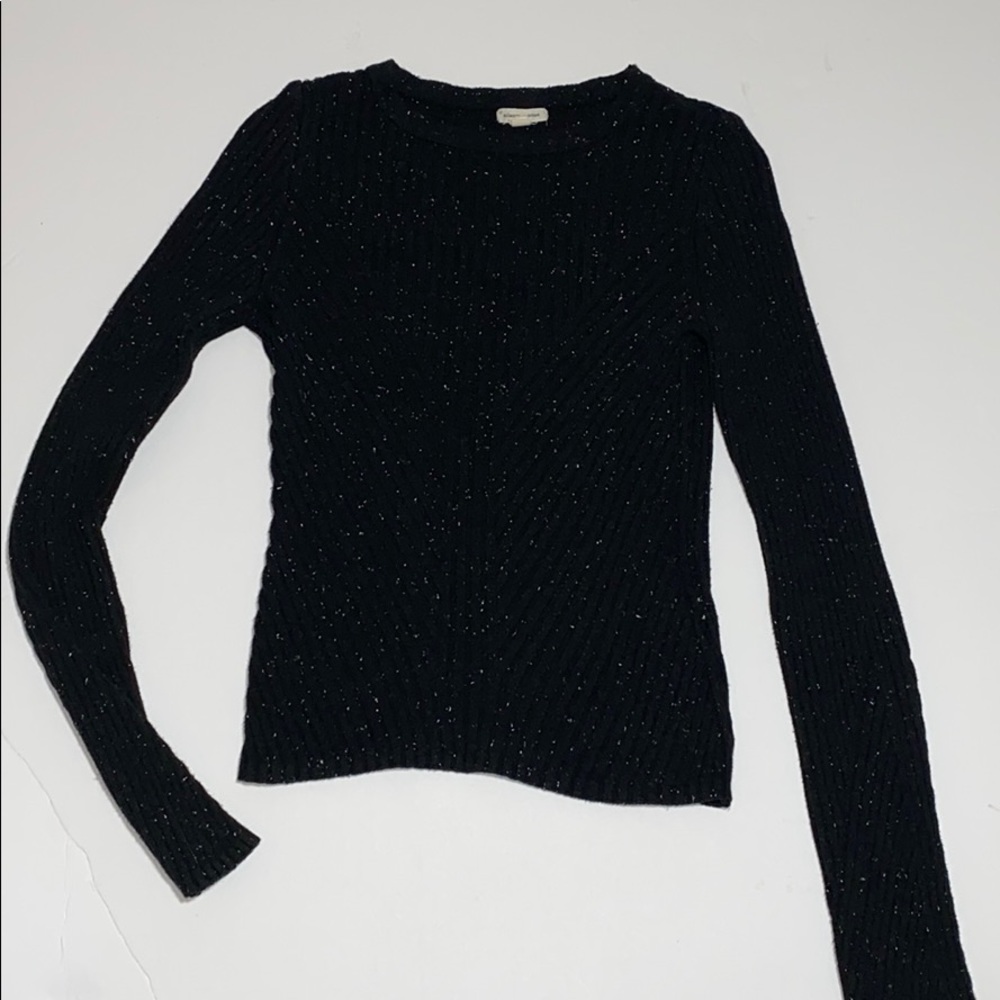 URBAN OUTFITTERS SWEATER